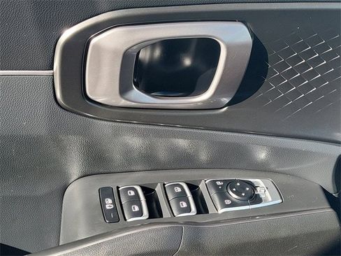 Used 2025 Kia Sorento EX image 22