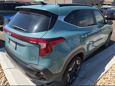 Certified 2024 Kia Seltos SX w/ SX Sunroof Package AWD/4WD image 3