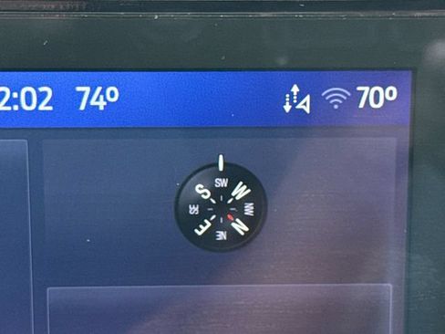 Used 2022 Ford Explorer XLT w/ Equipment Group 202A AWD/4WD image 14