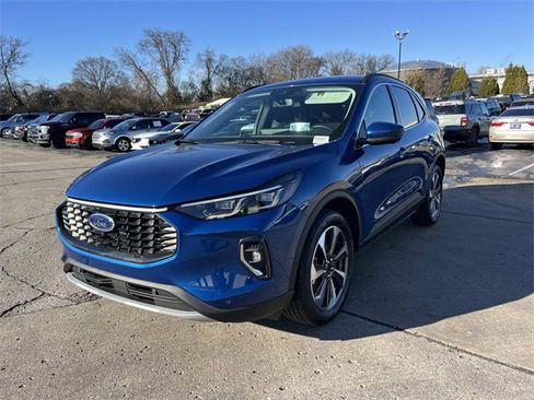 Used 2023 Ford Escape Platinum w/ Premium Technology Package image 7