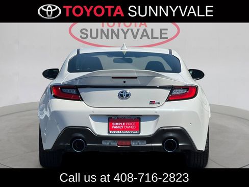 Used 2024 Toyota GR86 Premium RWD image 9