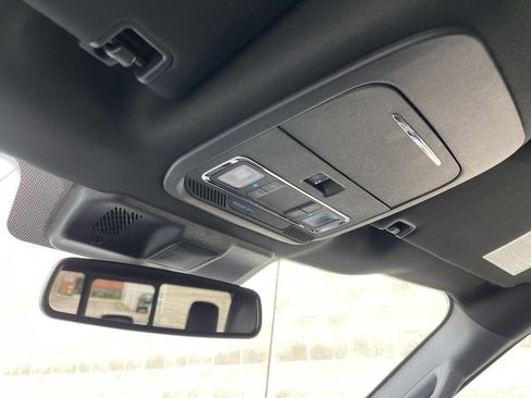 Used 2025 Ford F150 Lariat image 36