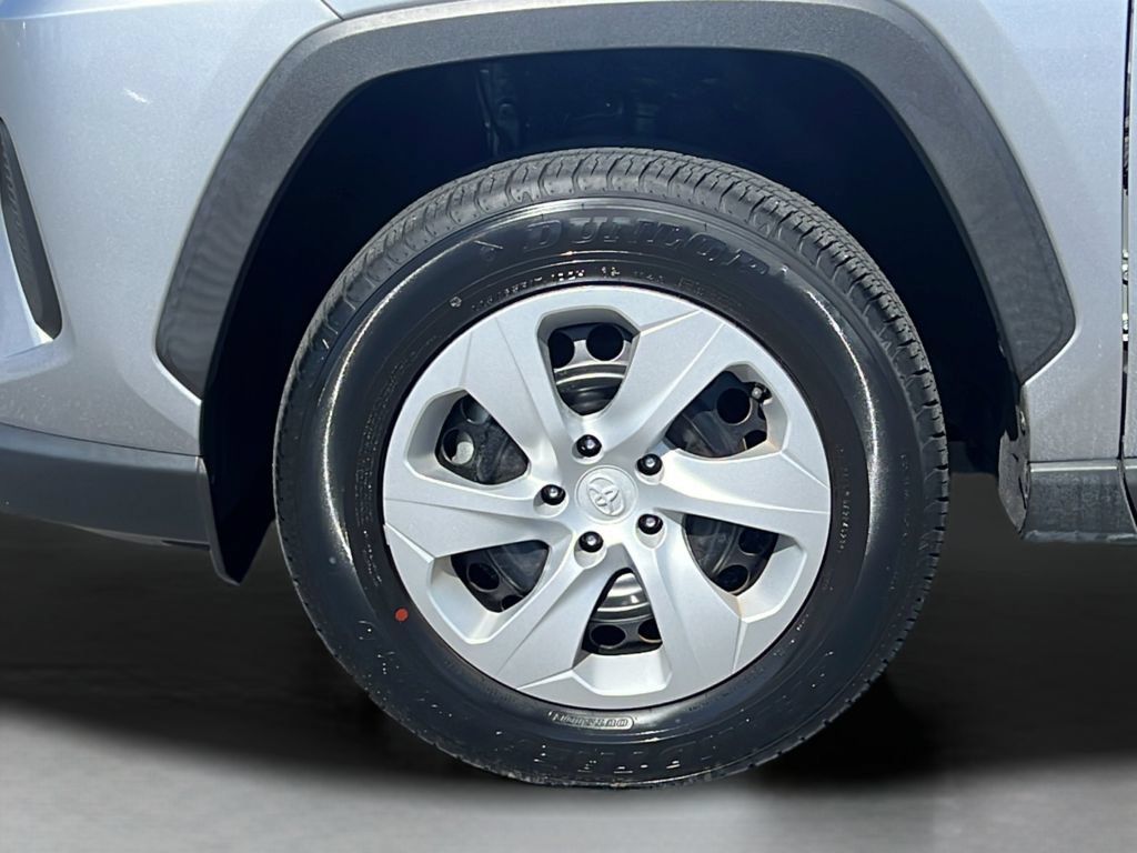Used 2024 Toyota RAV4 LE FWD image 33