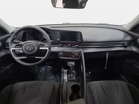 Used 2022 Hyundai Elantra SEL FWD image 10