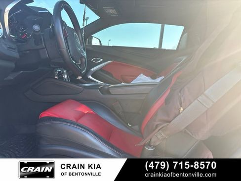 Used 2018 Chevrolet Camaro LT RWD image 11