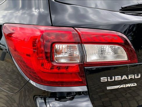Used 2019 Subaru Outback 2.5i Touring AWD/4WD image 22