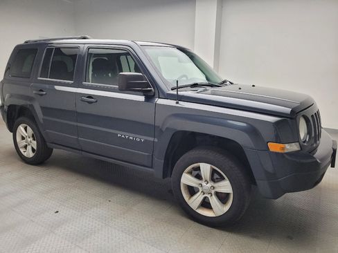 Used 2014 Jeep Patriot Latitude w/ Sun/Sound Group AWD/4WD image 11