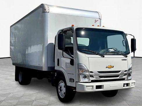 New 2025 Chevrolet Low Cab Forward image 2