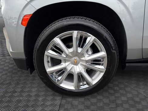 Used 2023 Chevrolet Suburban High Country w/ Premium Package 2 image 14