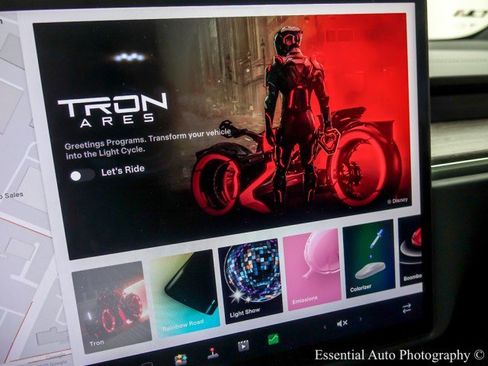 Used 2022 Tesla Model X image 27