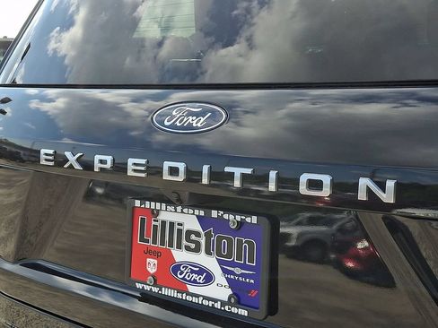 Used 2025 Ford Expedition Active AWD/4WD image 31