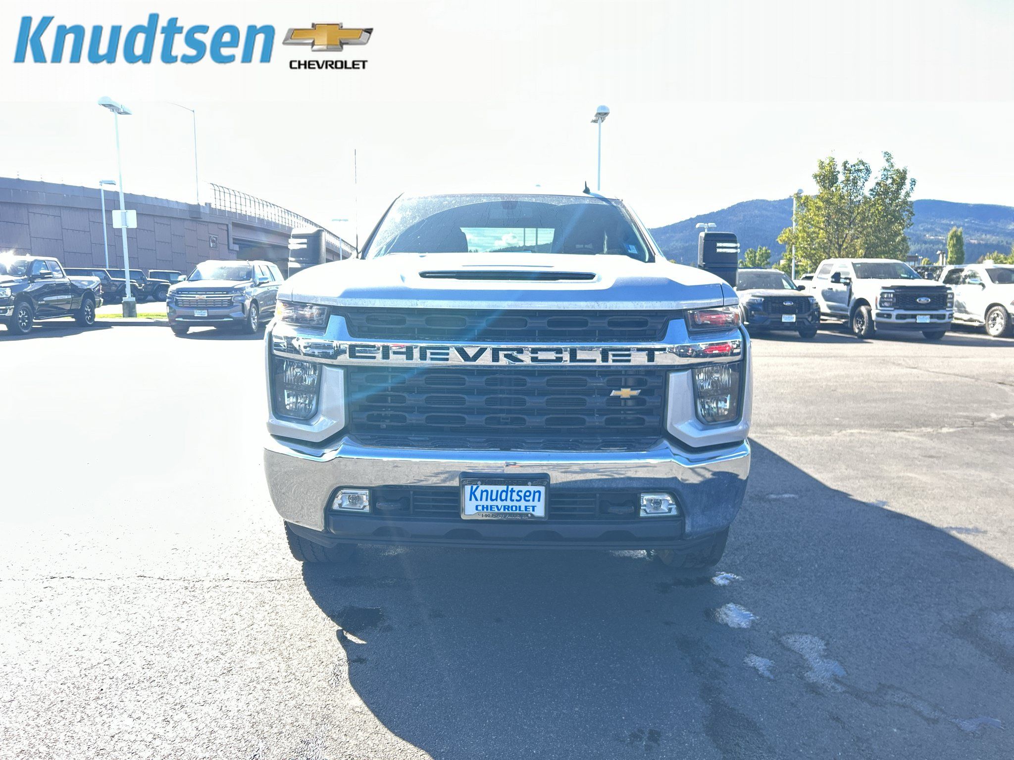 Used 2021 Chevrolet Silverado 2500 LT w/ Convenience Package AWD/4WD image 2