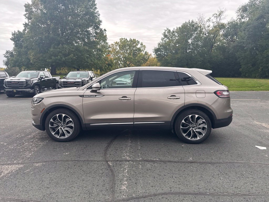Used 2021 Lincoln Nautilus Reserve AWD/4WD image 4
