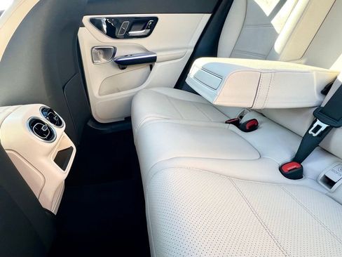 Certified 2026 Mercedes-Benz GLC 300 4MATIC image 36