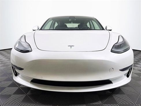 Used 2021 Tesla Model 3 Standard Range Plus image 10