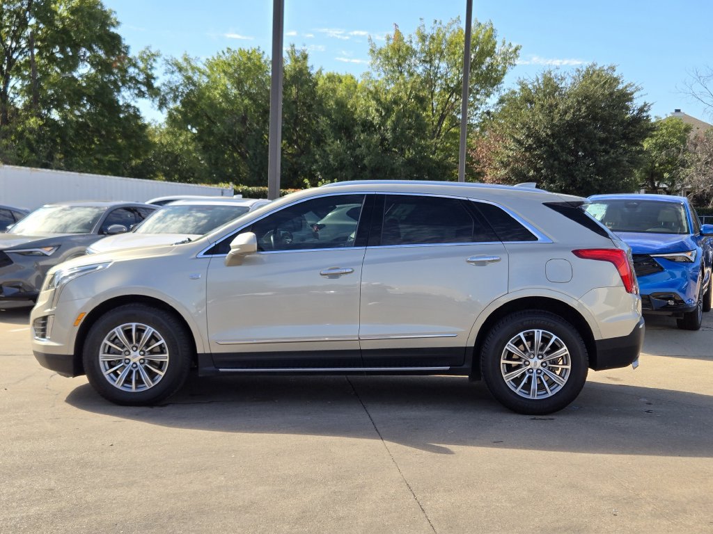 Used 2017 Cadillac XT5 Luxury w/ Driver Awareness Package FWD image 7