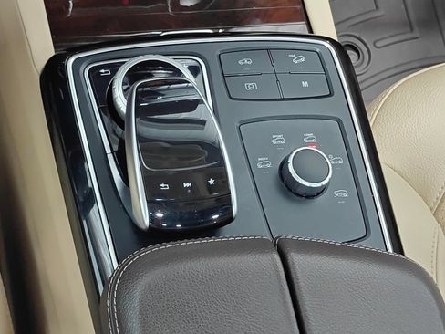 Used 2019 Mercedes-Benz GLS 450 4MATIC image 10
