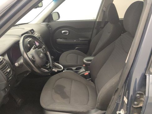 Used 2015 Kia Soul ! FWD image 17