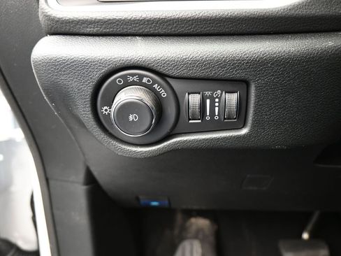 New 2026 Chrysler Pacifica Select image 28