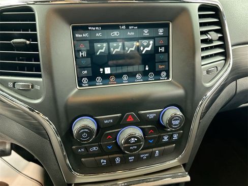 Certified 2021 Jeep Grand Cherokee Laredo image 16