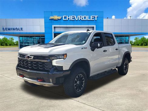 Used 2025 Chevrolet Silverado 1500 ZR2 image 2
