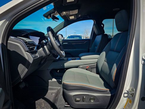 New 2026 GMC Acadia AT4 w/ LPO, Floor Liner Package AWD/4WD image 13