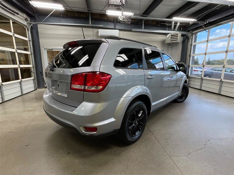 Used 2019 Dodge Journey SE w/ Connectivity Group FWD image 5