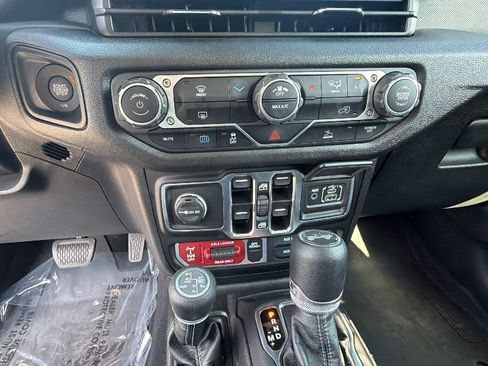 Used 2025 Jeep Wrangler Unlimited Sport S 4xe AWD/4WD image 33