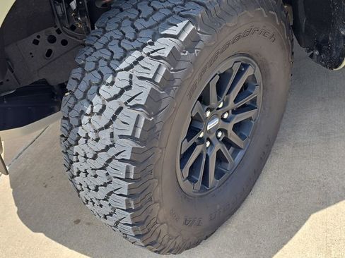 Used 2025 Ford F150 Raptor AWD/4WD image 33