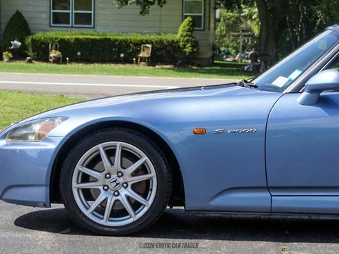 Used 2004 Honda S2000 image 2