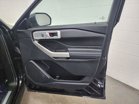 Used 2021 Ford Explorer Limited image 36