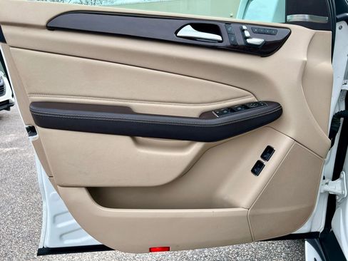 Used 2017 Mercedes-Benz GLS 450 4MATIC image 38