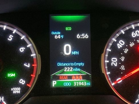 Used 2021 Toyota RAV4 XLE w/ Convenience Package image 17