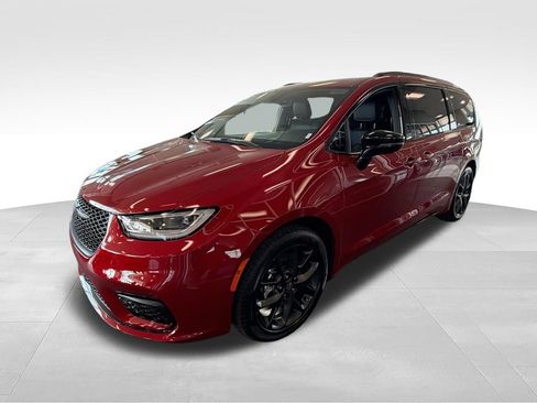 New 2026 Chrysler Pacifica Select FWD image 4