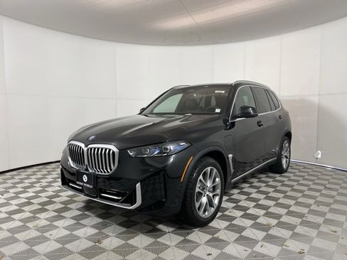 New 2026 BMW X5 xDrive50e w/ Premium Package image 3