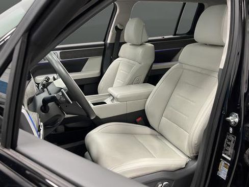 Used 2024 Hyundai Santa Fe Calligraphy AWD/4WD image 9