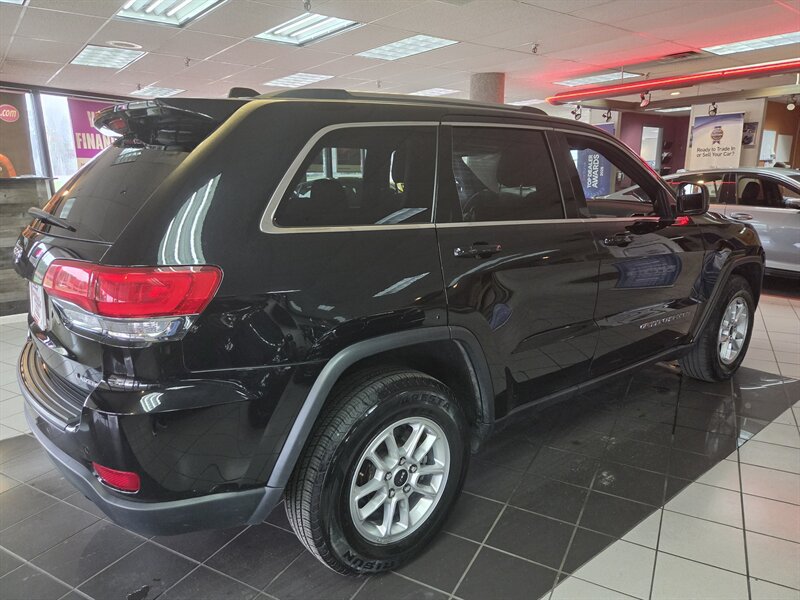 Used 2018 Jeep Grand Cherokee Laredo AWD/4WD image 7