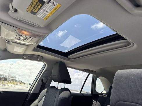 Used 2019 Toyota RAV4 XLE FWD image 22