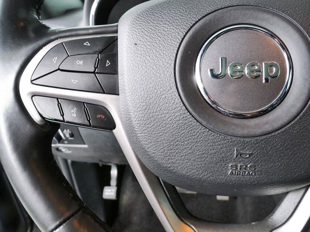 Used 2021 Jeep Grand Cherokee Laredo X RWD image 9