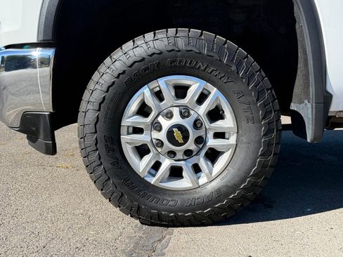 Used 2022 Chevrolet Silverado 2500 LT w/ Convenience Package image 12