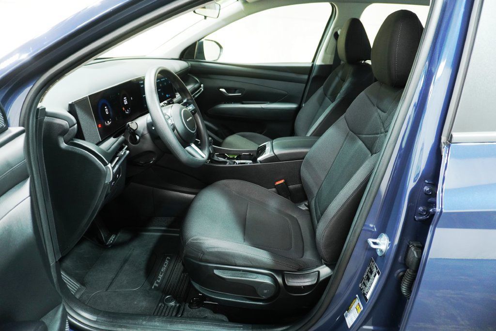 Certified 2026 Hyundai Tucson SE AWD/4WD image 11