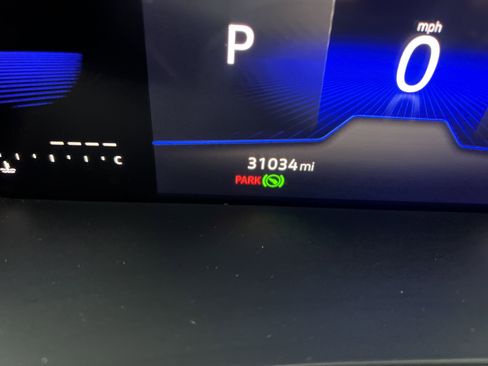 Certified 2023 Volkswagen Tiguan SE w/ Panoramic Sunroof Package FWD image 18