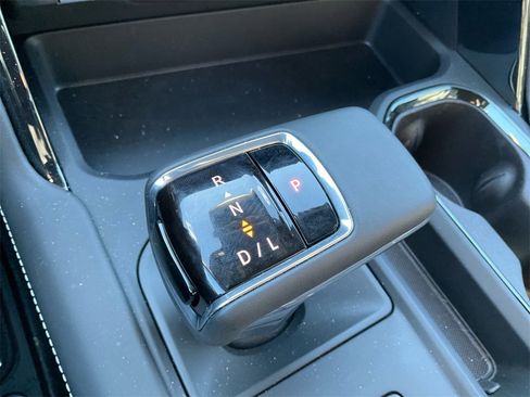 Used 2025 GMC Sierra 1500 AT4X image 31