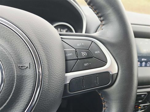 Used 2018 Jeep Compass Latitude w/ Popular Equipment Group image 20