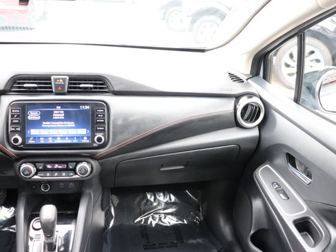 Used 2024 Nissan Versa SR image 18