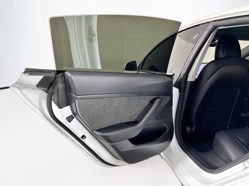Used 2020 Tesla Model 3 Standard Range Plus RWD image 25