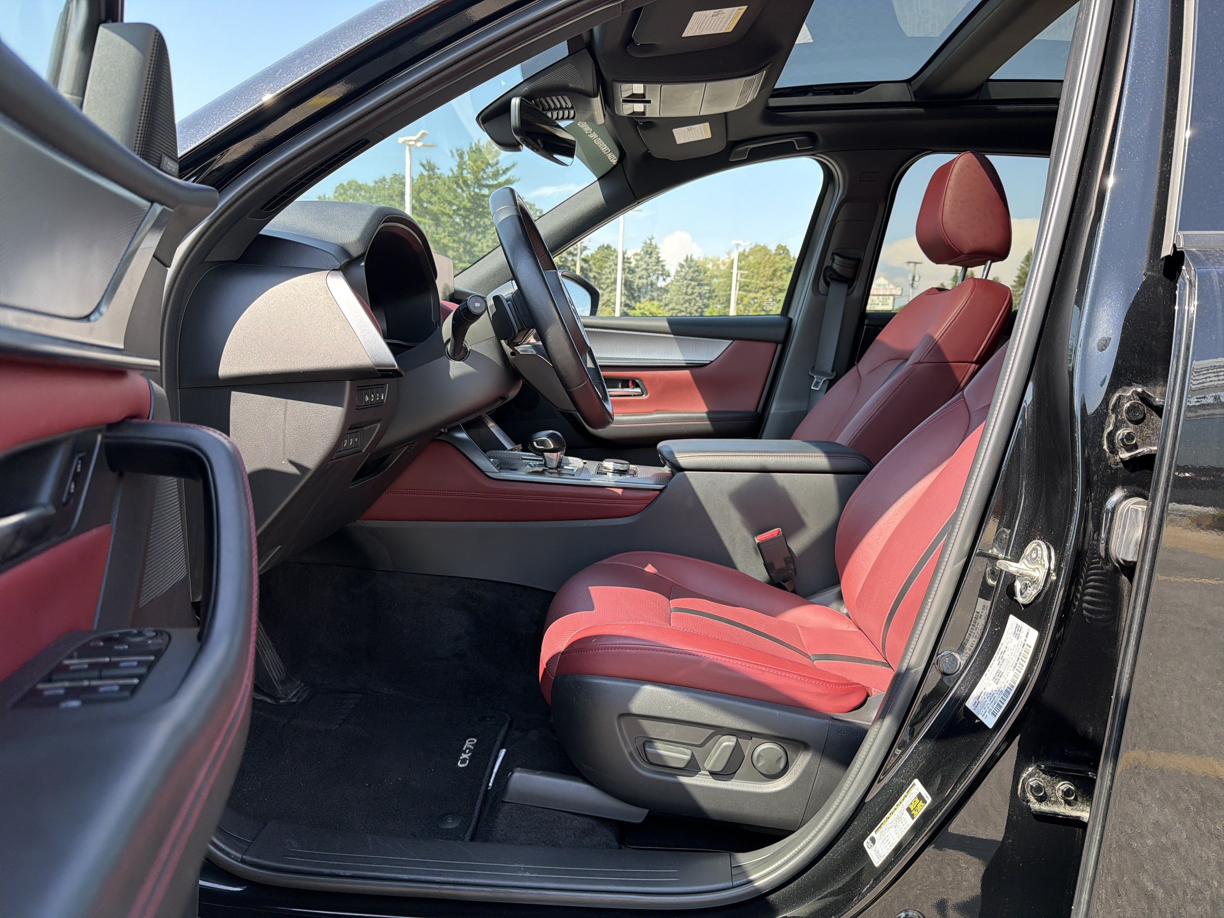 Certified 2025 MAZDA CX-70 Plug-In Hybrid w/ Premium Plus AWD/4WD image 16