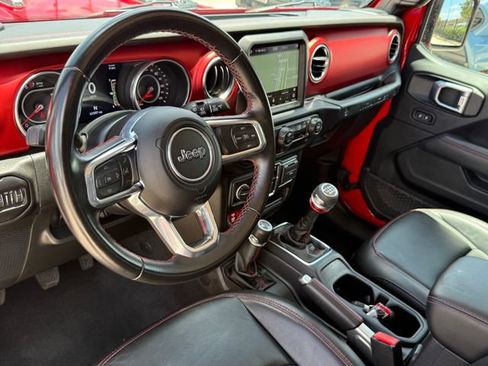 Used 2022 Jeep Wrangler Unlimited Rubicon w/ LED Lighting Group AWD/4WD image 11