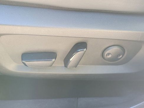 Used 2024 Mitsubishi Outlander SE image 28