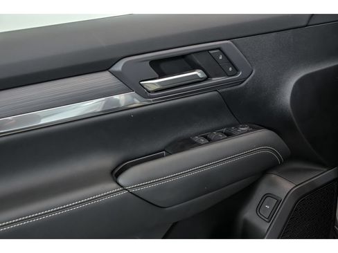 New 2027 GMC Terrain Elevation w/ Elevation Premium Package AWD/4WD image 5